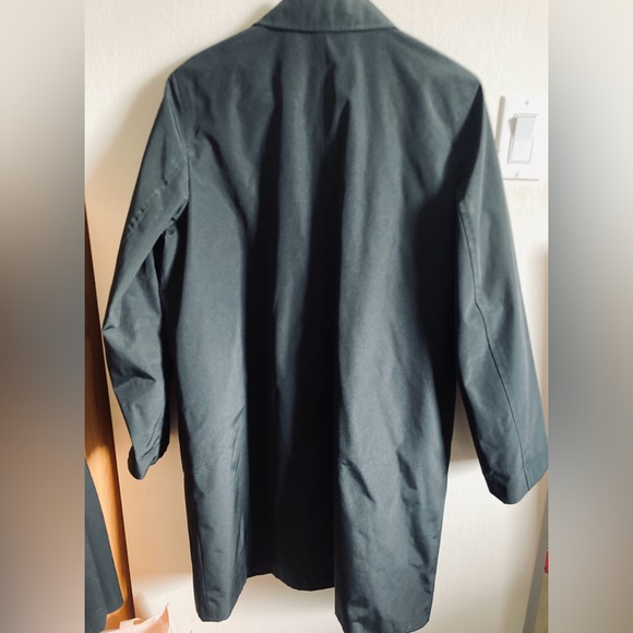 MANTLES - Light Overcoat/Raincoat - Size: Medium - New Condition! - Picture 4 of 6